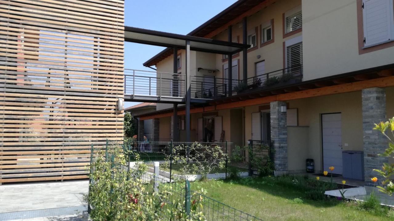 Charme Lake Loft Ispra Eksteriør billede