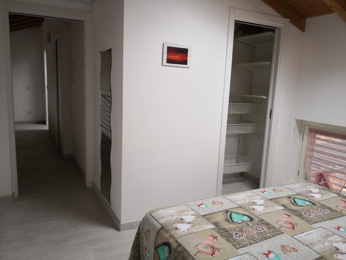 Charme Lake Loft Ispra Eksteriør billede