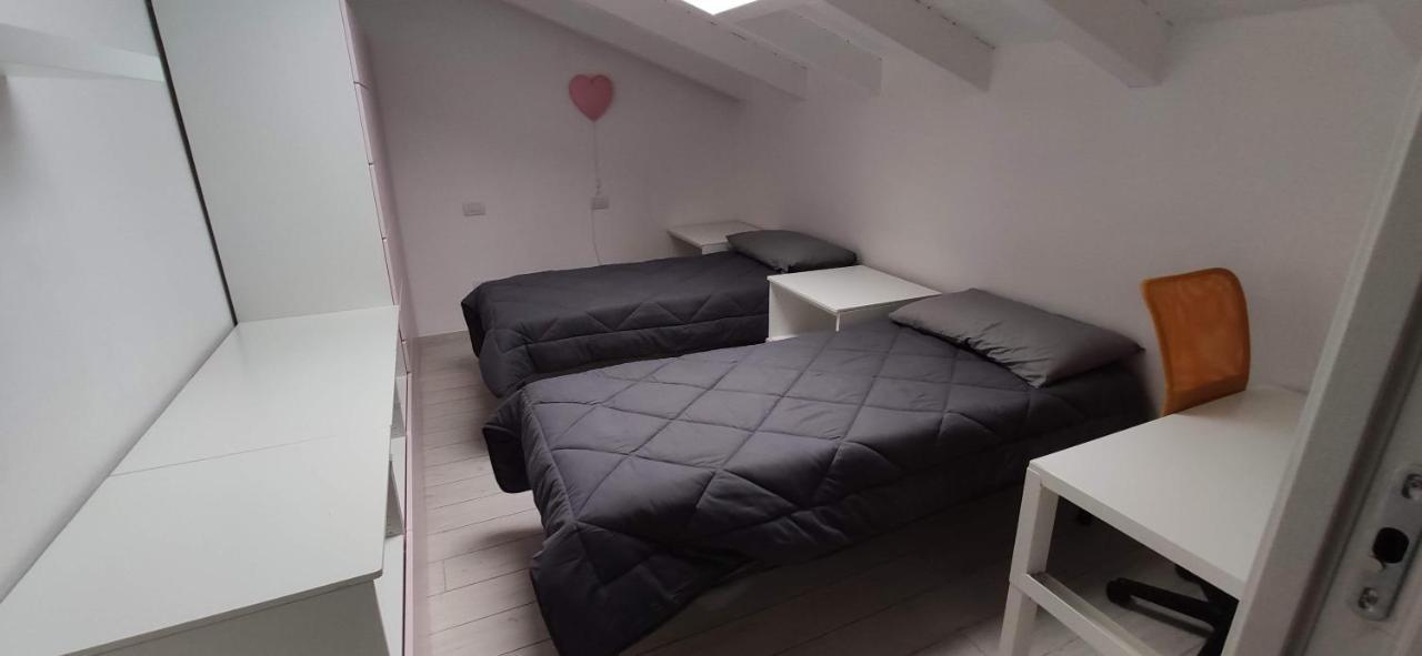 Charme Lake Loft Ispra Eksteriør billede