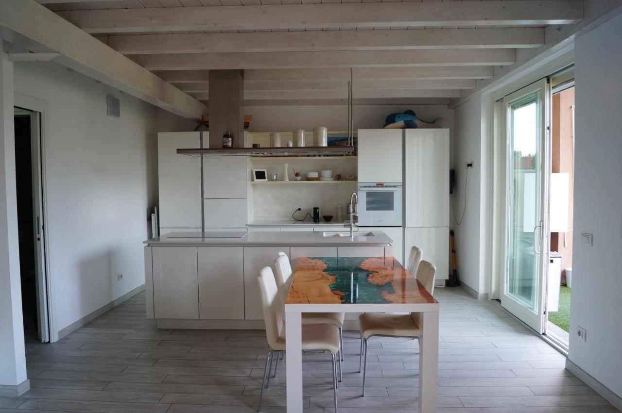 Charme Lake Loft Ispra Eksteriør billede