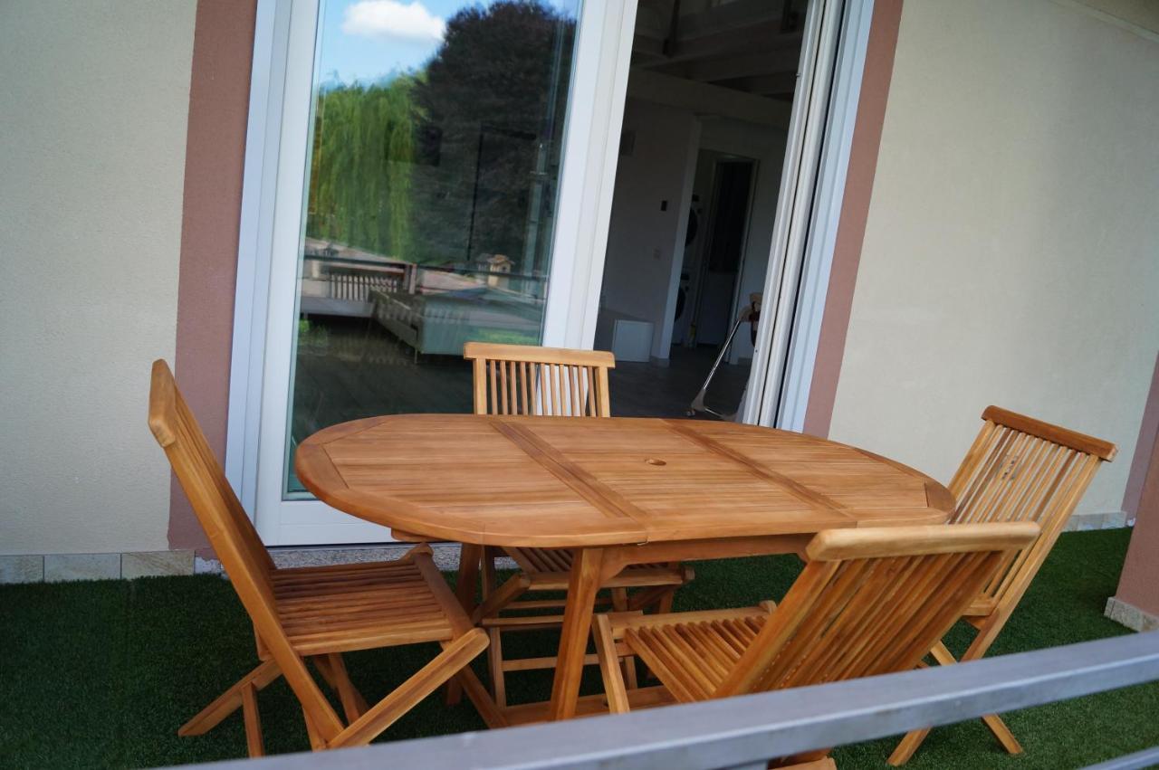 Charme Lake Loft Ispra Eksteriør billede