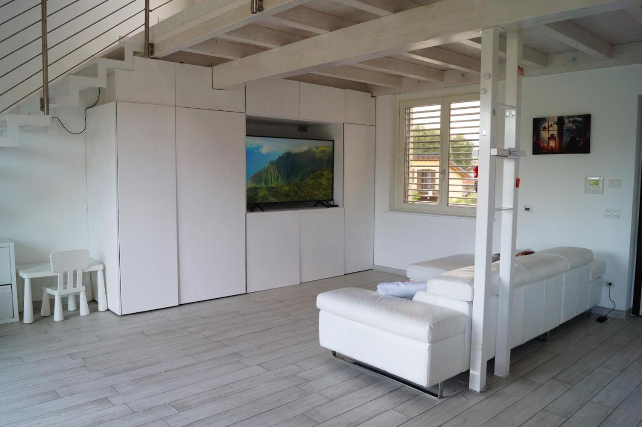 Charme Lake Loft Ispra Eksteriør billede